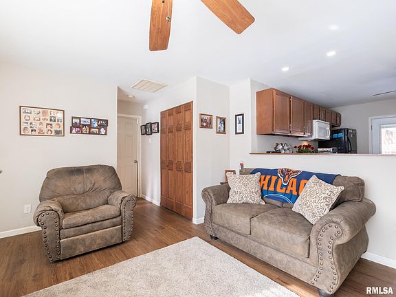 5th image of 4049 W Hillmont Rd
