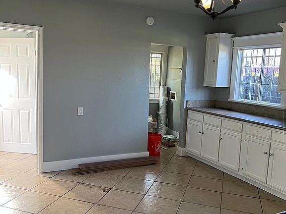 5th image of 1024 W 94th St