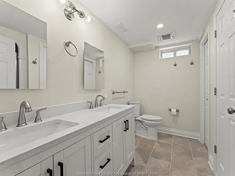 4531 Pleasant Pl #LOWER — Photo 6