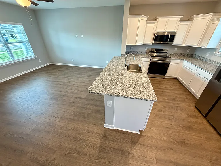 30 Stonehenge Ln — Photo 3