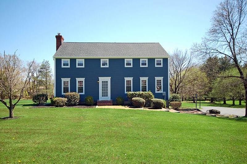 4 bedroom saltbox style home