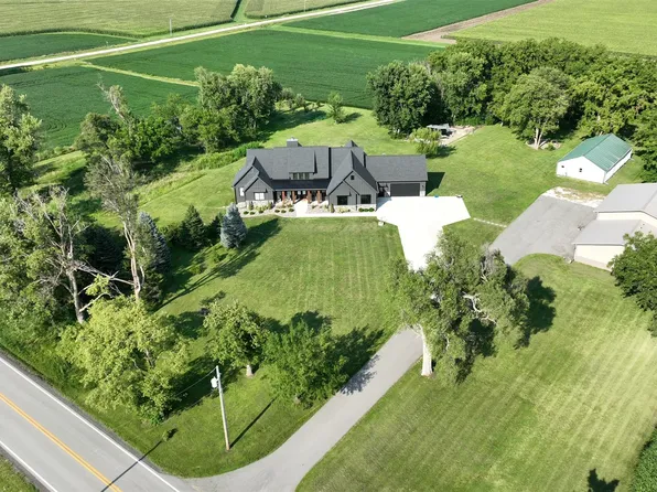8481 NE 46th St, Bondurant, IA 50035