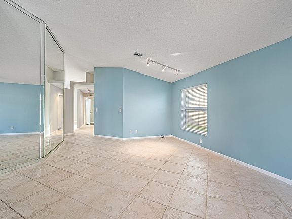 5th image of 8657 Tourmaline Boulevard