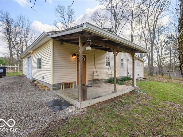 8175 Grandview Rd, Columbus, IN 47201