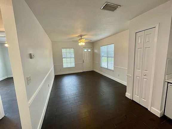 2nd image of 4901 Dover Cir APT 2
