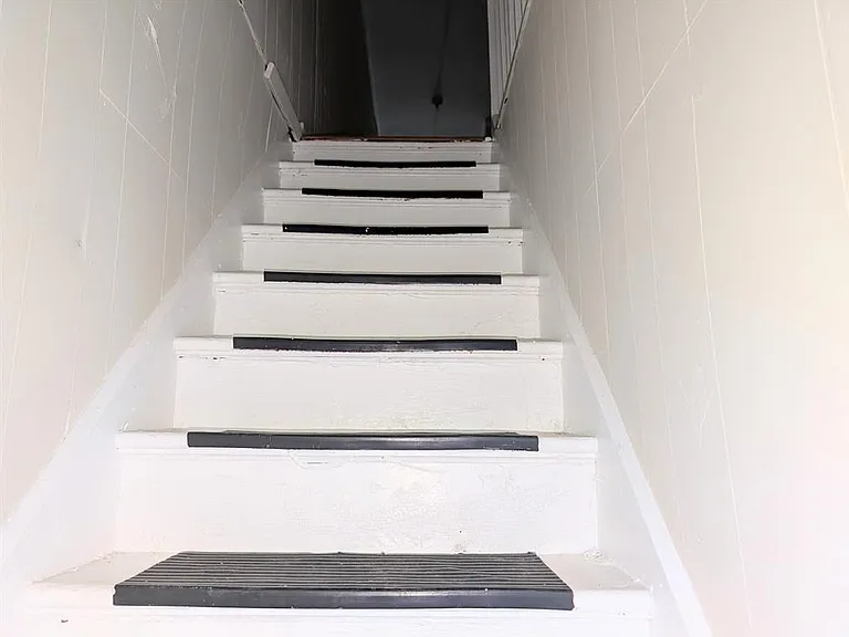 107 Catherine St — Photo 7