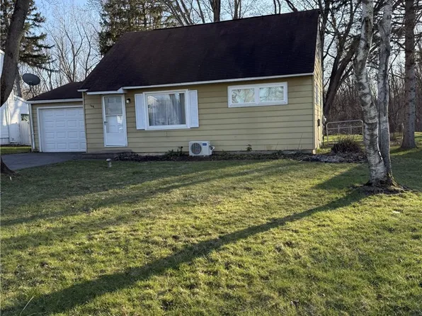 106 Savaria Dr, Syracuse, NY 13209