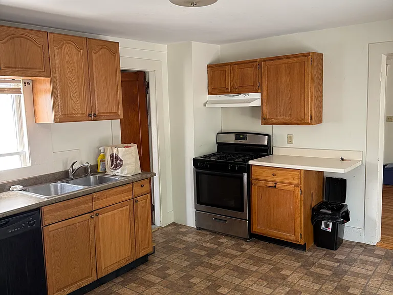 51 Islington St #A — Photo 3