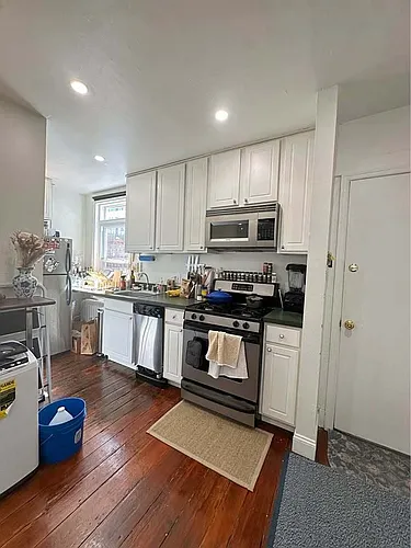 1324 Pine St Photo 1
