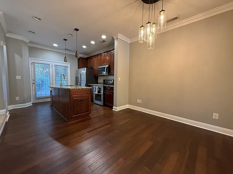 357 Hurston Cir — Photo 4