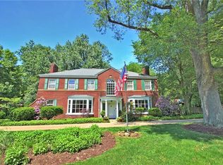 15925 Shaker Blvd, Shaker heights, OH 44120