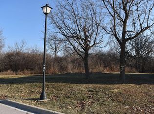 575 N Chestnut St, Addison, IL 60101