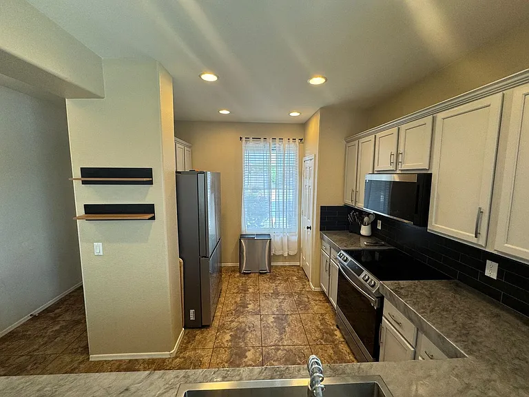 4133 E Cherry Hills Dr — Photo 3