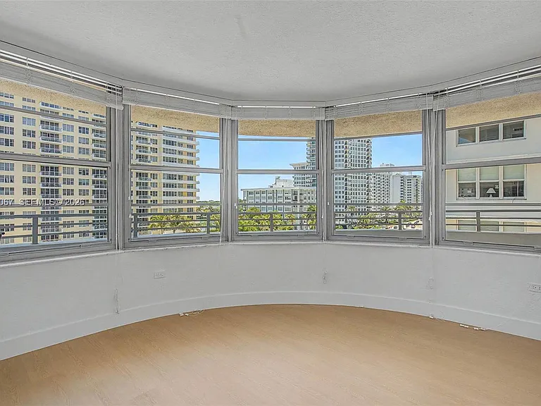 5555 Collins Ave #7B — Photo 15