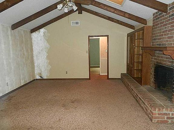 4th image of 217 Mill Creek Ln