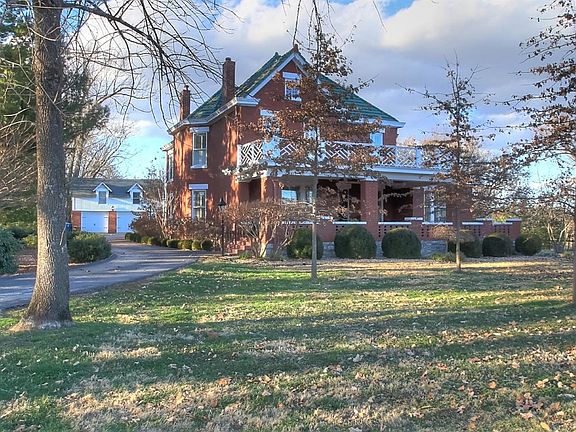 2nd image of 2505 Paris Pike