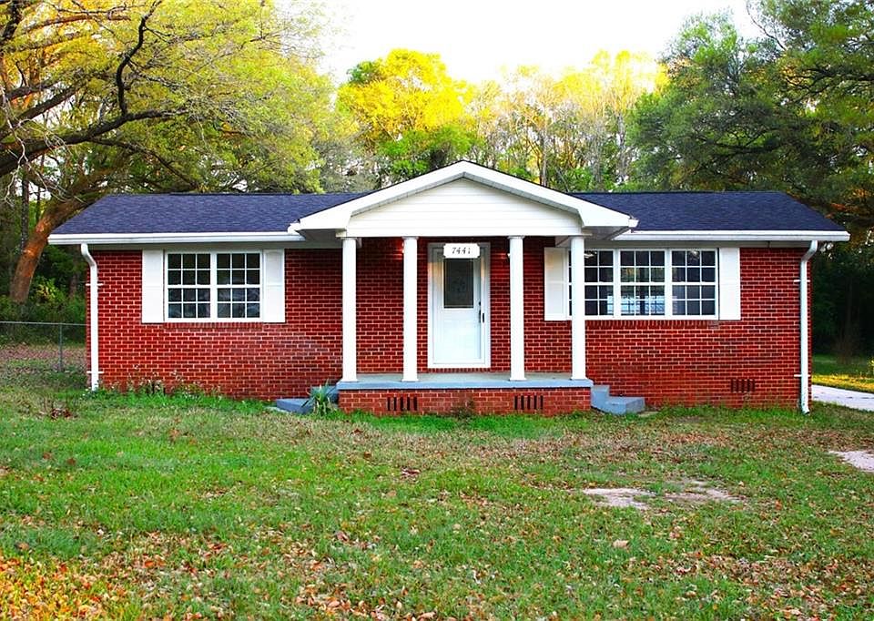 1st image of 7441 Pinewood Dr