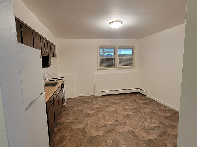 14 Brook St #3 — Photo 9