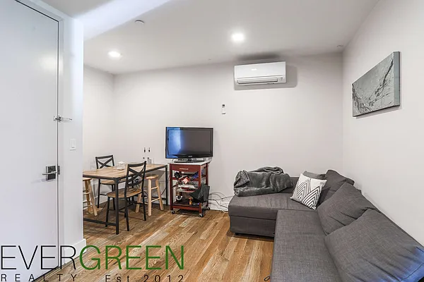 Rented by Pinn Realty | media 20