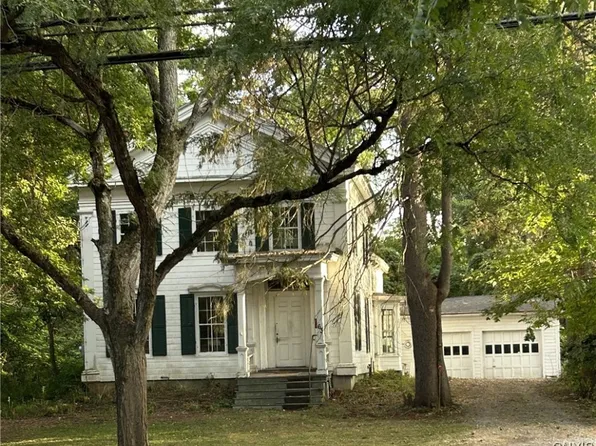 63 College St, Clinton, NY 13323