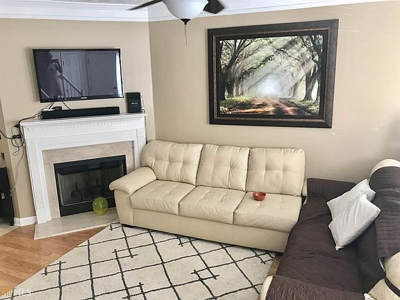 4th image of 4745 Crawford Oaks Dr