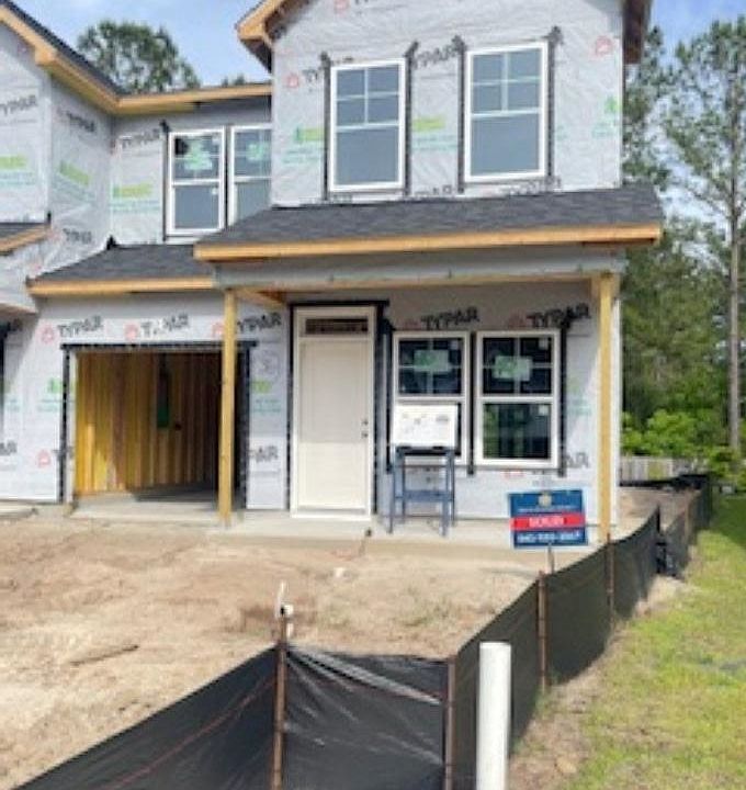 1st image of 832 NW Palm Frond Way #36