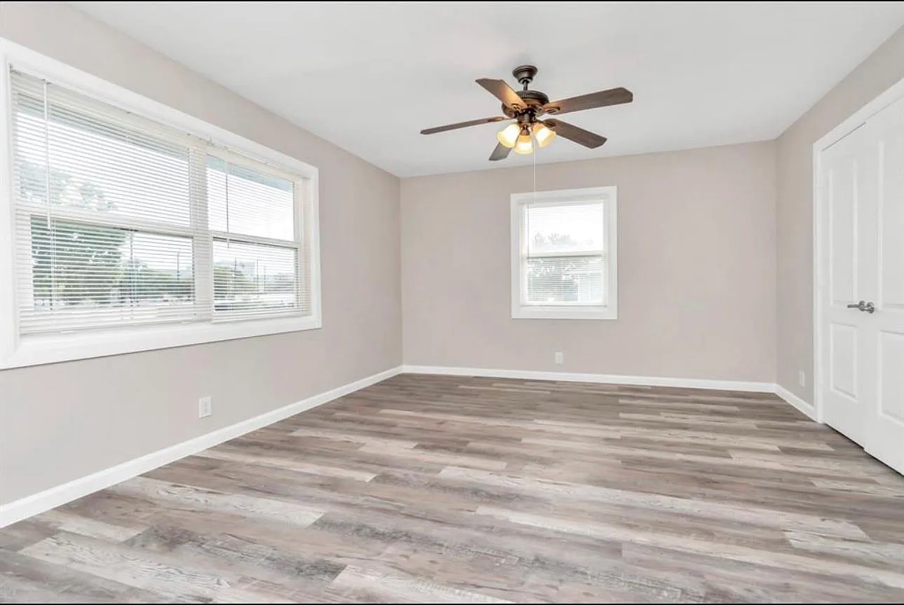 2 bed, 1.5 bath, 2065 sqft, $1,600 — Photo 3