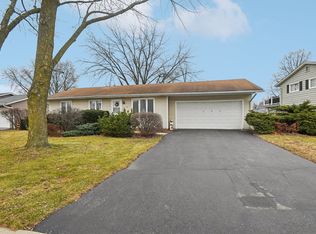 780 Laurel Dr, Aurora, IL 60506
