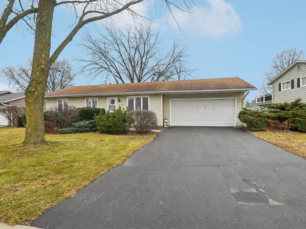 780 Laurel Dr, Aurora, IL 60506