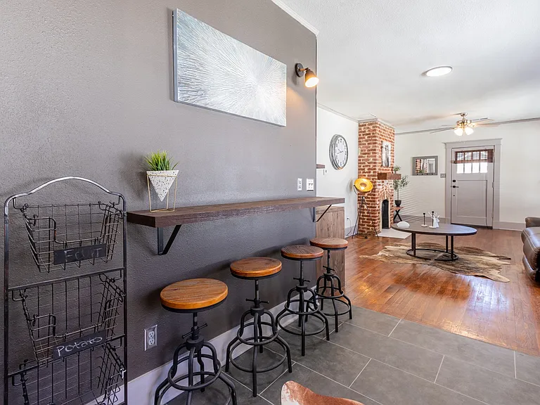 1477 Lyndale Ave — Photo 3