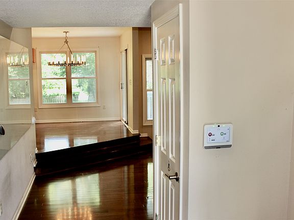 2nd image of 4015 Marigold Dr