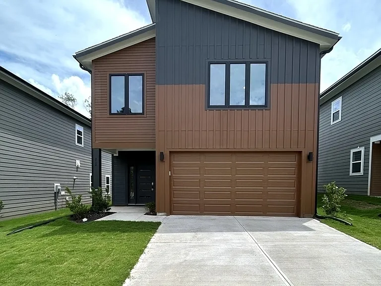 212 Summer Breeze Dr — Photo 1