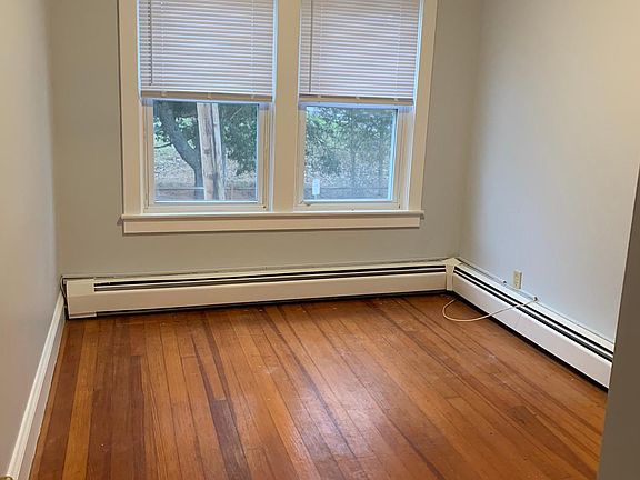 3rd image of 1349 Douglas Ave #2