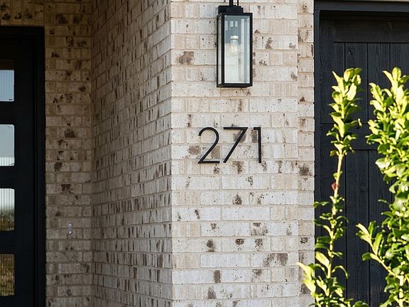 2nd image of 271 Lantern Ridge Dr