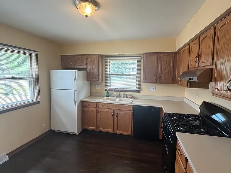 1201 Johnston Dr — Photo 10