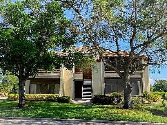 3rd image of 10265 Gandy Blvd N APT 1610