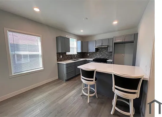 2 bed, 1000 sqft, $2,900 — Photo 2