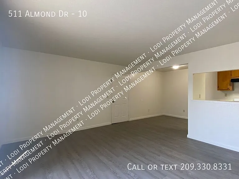 511 Almond Dr #10 — Photo 18