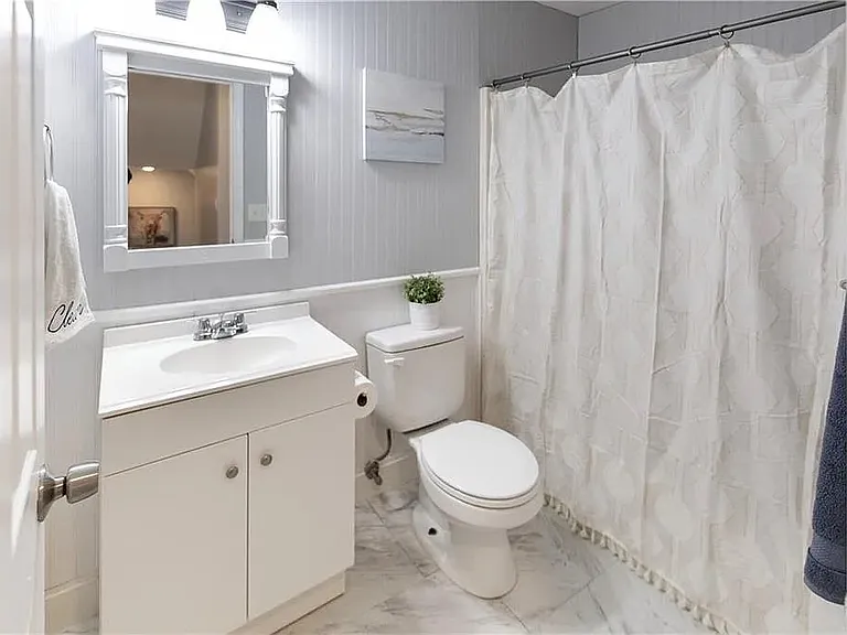 1421 Ash Ct — Photo 14