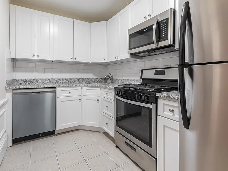 16 Yarmouth St #2 — Photo 1