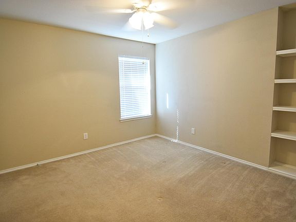 3rd image of 2141 Burnside Dr