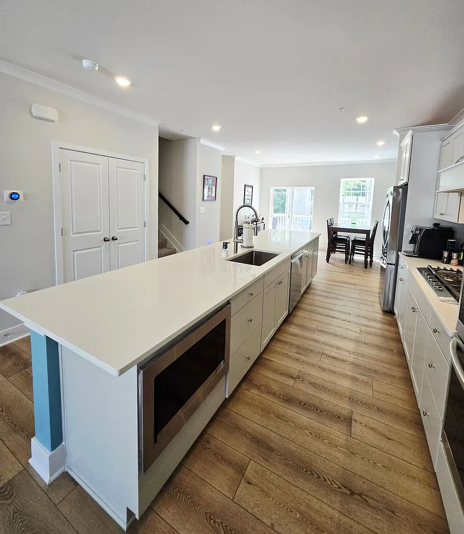 Stunning Townhome in California MD — Photo 4