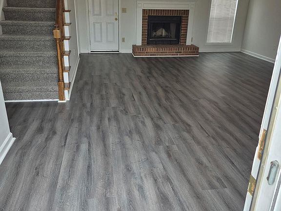 3rd image of 704 Sutters Mill Rd