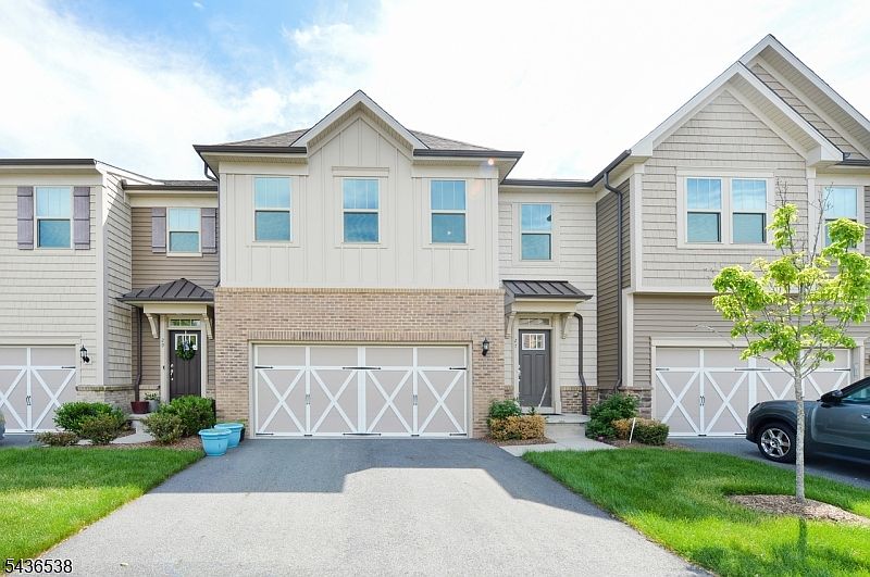 1st image of 27 Winfield Dr