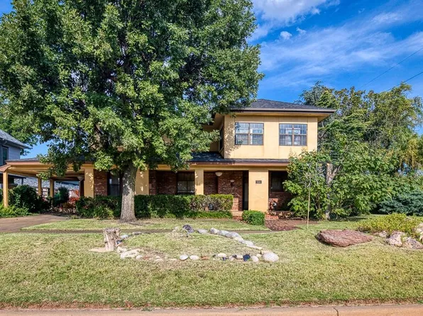 504 S Main St, Kingfisher, OK 73750