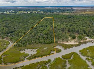 22 Carriage Dr, Saint Simons Island, GA 31522