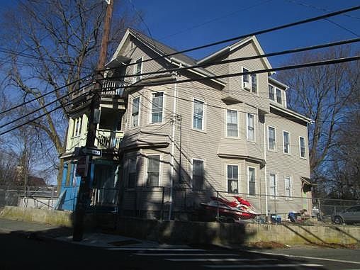 2nd image of 933 Douglas Ave