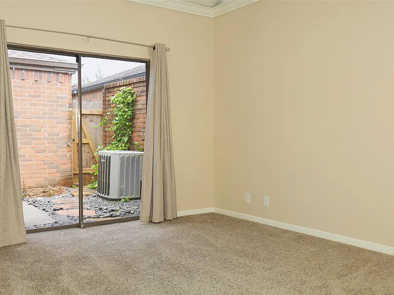 107 Manor Pl — Photo 9