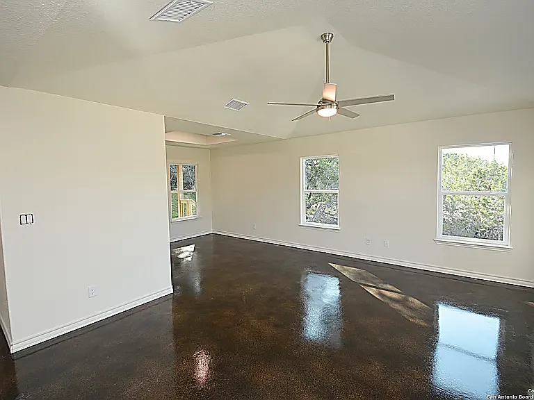 3316 Contour Dr — Photo 4
