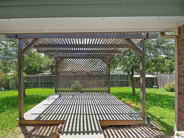 5214 Southern Crossing Dr — Photo 20